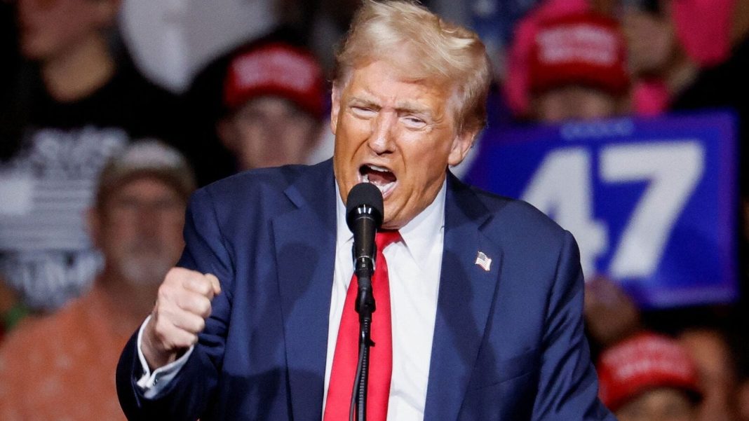 Republican presidential nominee and former U.S. President Donald Trump holds a campaign rally in Reno, Nevada, U.S. October 11, 2024.  REUTERS/Fred Greaves